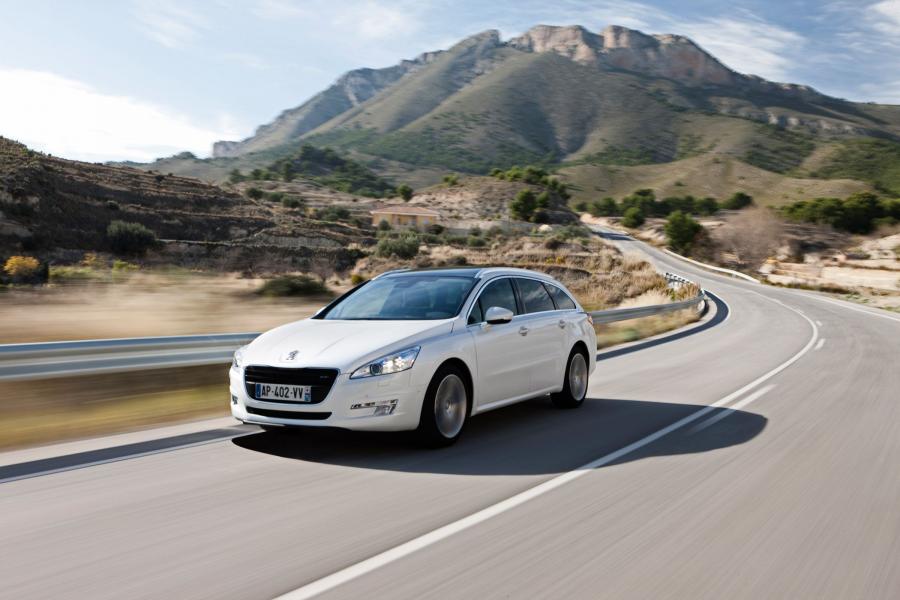  Peugeot 508 SW 2010 года  (фото 24 из 33)